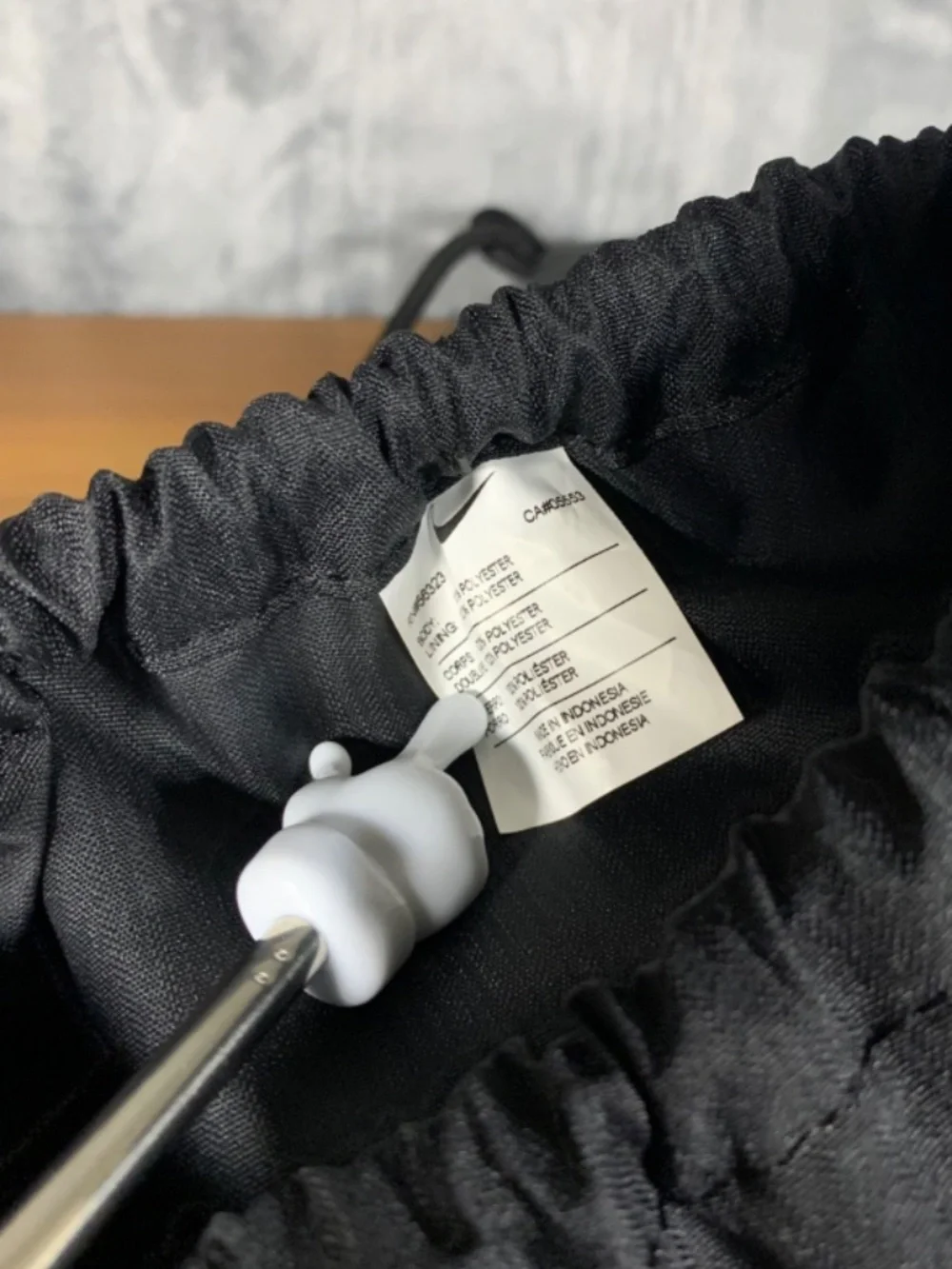 Minimalist, sleek, and highly functional Nike drawstring bag. Perfect for sports